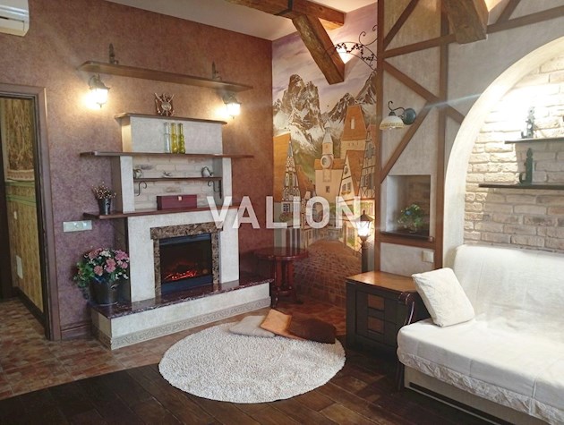 Продам 1к квартиру, Центр Киева, авторский ремонт, ул. Дмитриевская 80