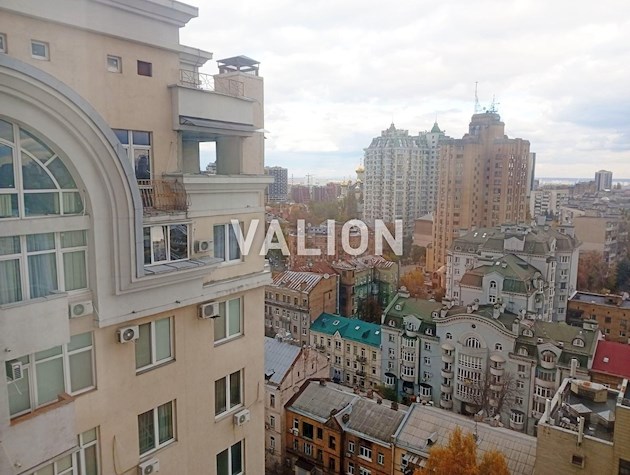 Продам 1к квартиру, Центр Киева, авторский ремонт, ул. Дмитриевская 80