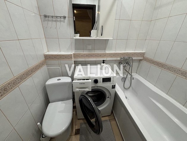 Продаю 1-кімнатної квартири з ремонтом вул.Донецька, 57. Солом’янський район