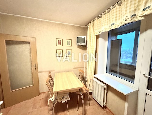 Продам 2-комнатную квартиру по ул. Новаторов 22А, Старая Дарница, Дарницкий Вокзал, Соцгород, Дарницкая площадь, Днепровский район