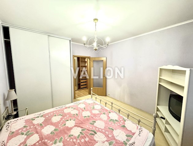 Продам 2-комнатную квартиру по ул. Новаторов 22А, Старая Дарница, Дарницкий Вокзал, Соцгород, Дарницкая площадь, Днепровский район