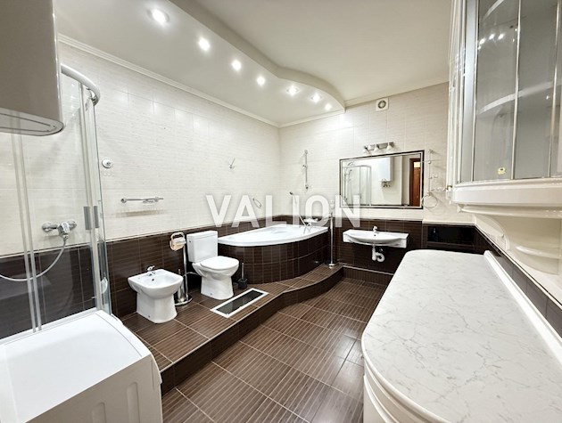 Продаж квартири вул. Коновальця 32г