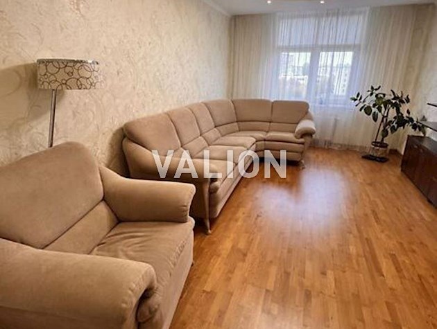 Продажа 2-комнатной квартиры по улице Драгоманова 40з, метро Позняки