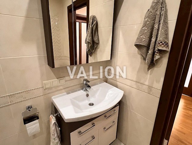 Продажа 2-комнатной квартиры по улице Драгоманова 40з, метро Позняки