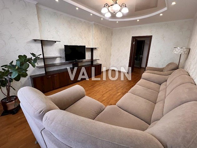 Продажа 2-комнатной квартиры по улице Драгоманова 40з, метро Позняки