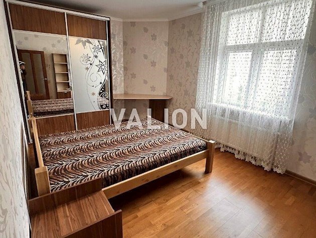 Продажа 2-комнатной квартиры по улице Драгоманова 40з, метро Позняки