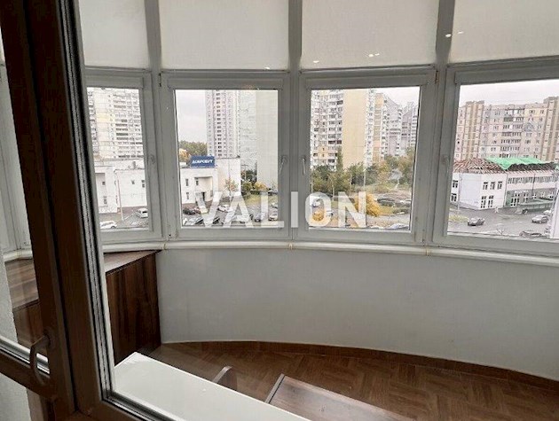 Продажа 2-комнатной квартиры по улице Драгоманова 40з, метро Позняки