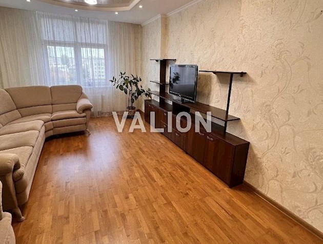 Продажа 2-комнатной квартиры по улице Драгоманова 40з, метро Позняки