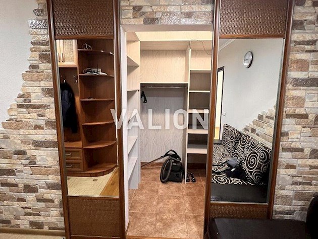 Продажа 2-комнатной квартиры по улице Драгоманова 40з, метро Позняки