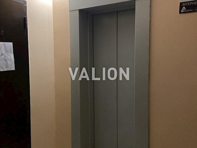 Продажа 2-комнатной квартиры по улице Драгоманова 40з, метро Позняки