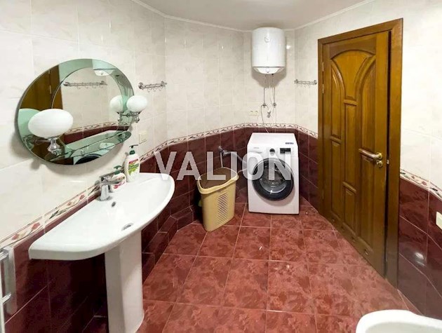 Продаж 2к квартири, метро Нивки, вул. Данила Щербаківського,54