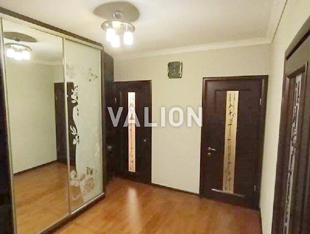 Продам 3к квартиру, ул. Симиренко, 22Б, Святошинский, 77 м2, ремонт