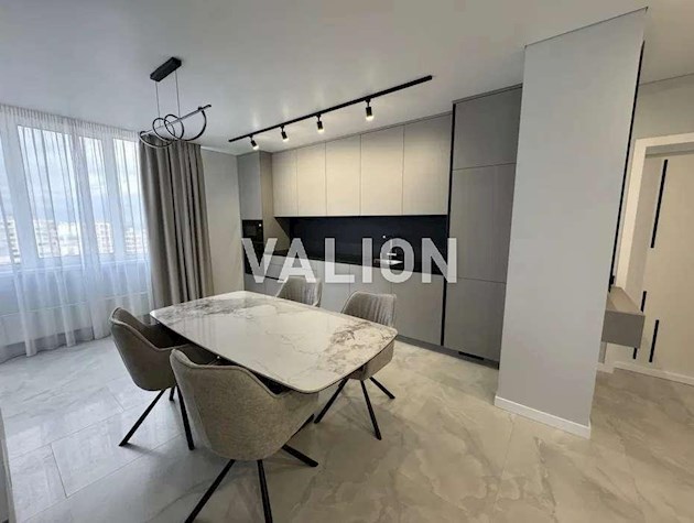 Продажа 2-к квартиры ул. Александра Олеся 9а