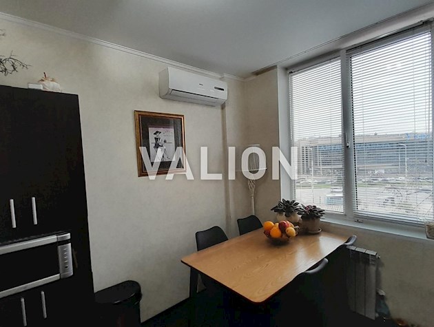 Продаж 1-кімнатної квартири вул. Дмитрівська 2, центр