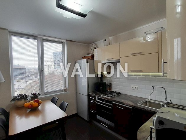 Продаж 1-кімнатної квартири вул. Дмитрівська 2, центр