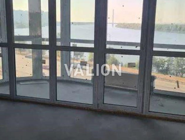 Продаж 3-к квартири вул. Дніпровська набережна 15д