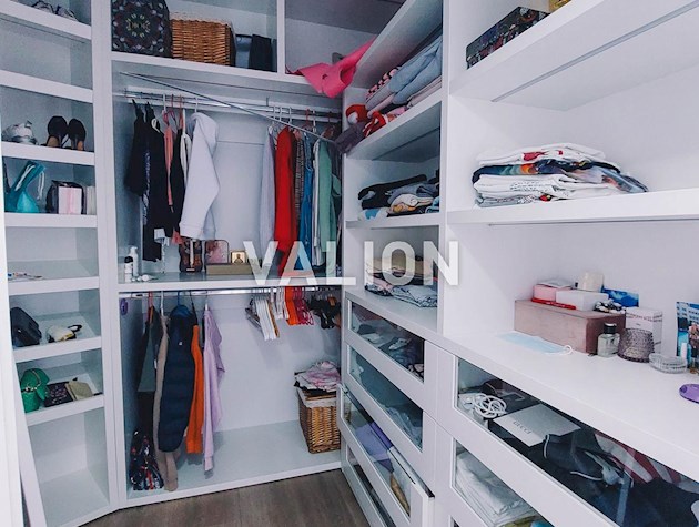 Предлагаем на продажу современную просторную квартиру с авторским ремонтом 2020 по улице Чорновола, 29-А в г. Киеве. Без %