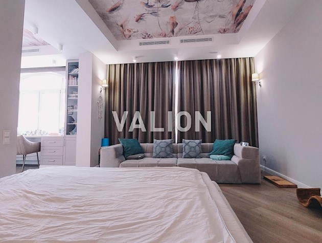 Предлагаем на продажу современную просторную квартиру с авторским ремонтом 2020 по улице Чорновола, 29-А в г. Киеве. Без %