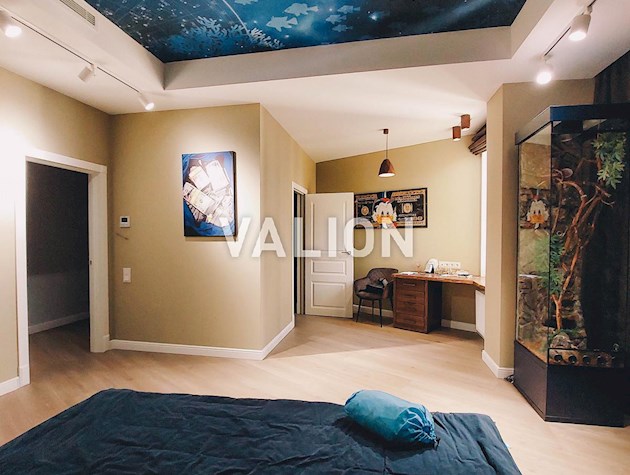 Предлагаем на продажу современную просторную квартиру с авторским ремонтом 2020 по улице Чорновола, 29-А в г. Киеве. Без %