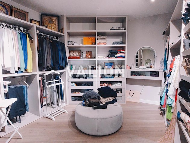 Предлагаем на продажу современную просторную квартиру с авторским ремонтом 2020 по улице Чорновола, 29-А в г. Киеве. Без %