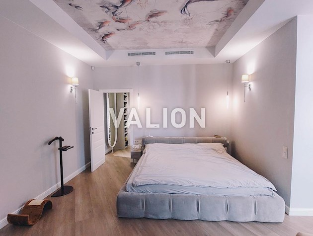 Предлагаем на продажу современную просторную квартиру с авторским ремонтом 2020 по улице Чорновола, 29-А в г. Киеве. Без %