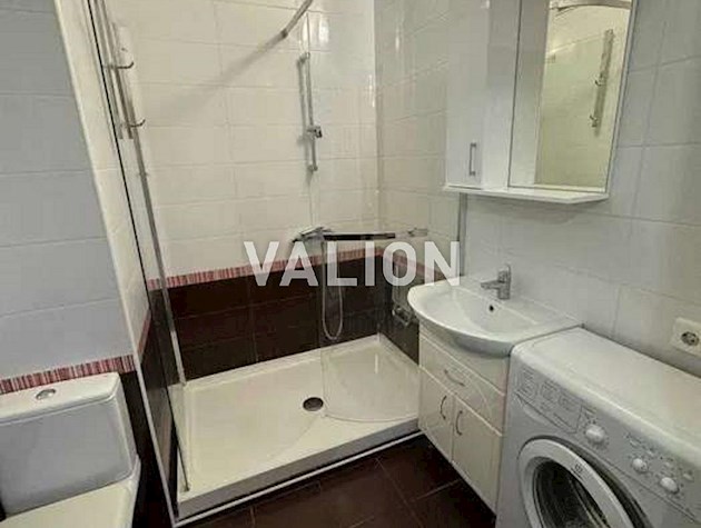 Продаж 1-к квартири вул. Богатирська 6а