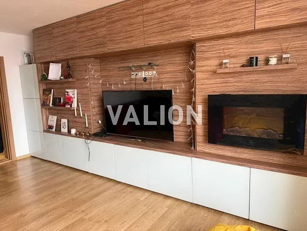 Продаж 4-к квартири Дніпровська набережна 26