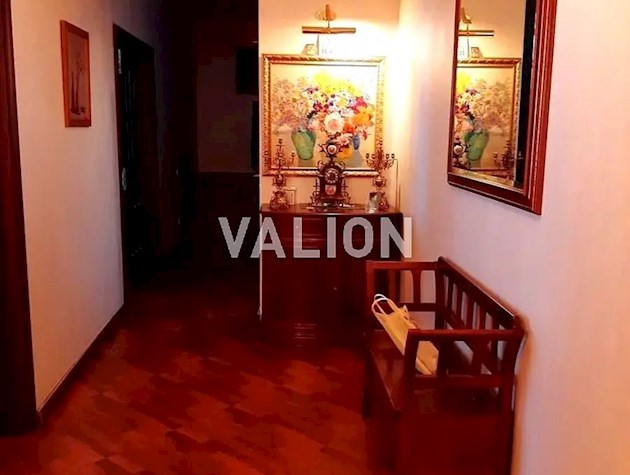 Орлика Филиппа, 6 – продам 4 ком. квартиру