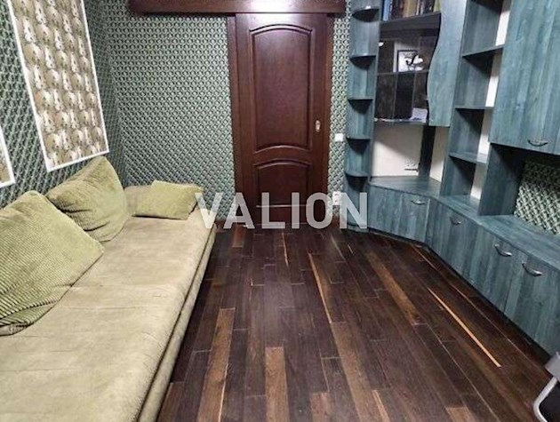 Продаж 3-к квартири вул. Полярна 13