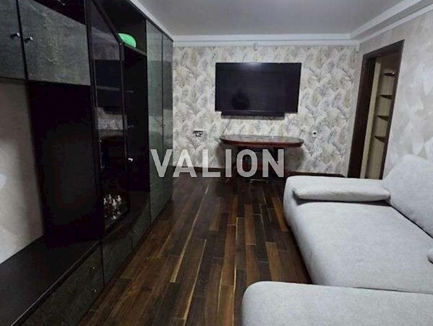 Продаж 3-к квартири вул. Полярна 13