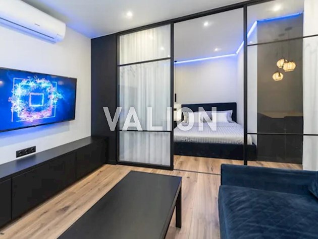 Продаж 1-к квартири вул. Гарматна 38б