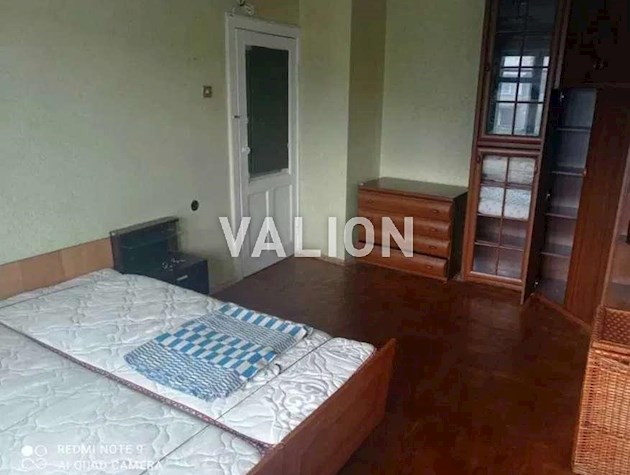 Продаж 3 кімнатної квартири вул. Чорних Запорожців 9а.
