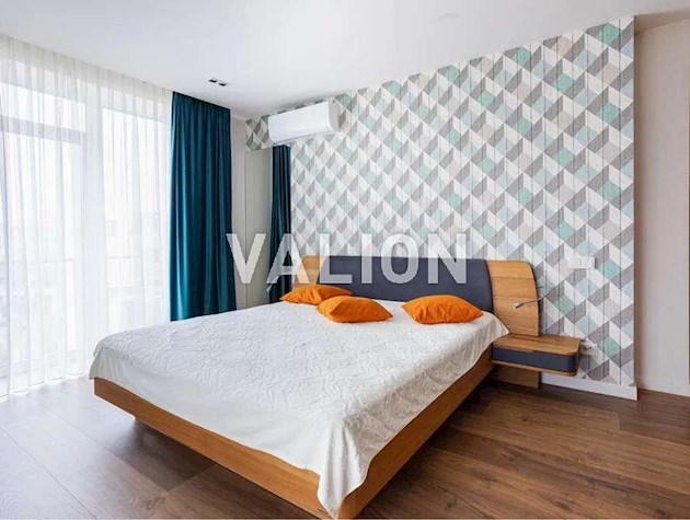 Продажа 4-комнатной квартиры ул. Сергея Данченко 14а