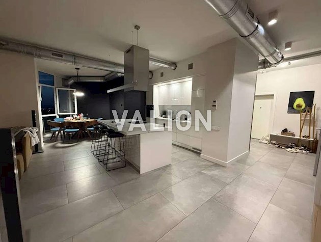 Продажа 4-к квартиры, пентхаус ул. Глубочицкая 32б