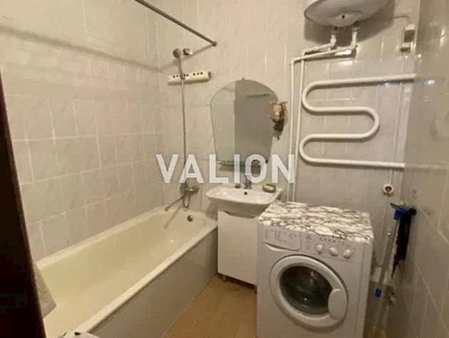 Продам 2 комнатную квартиру по ул. Верховинца,10