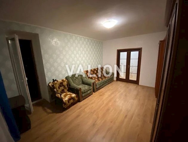 Продам 2 комнатную квартиру по ул. Верховинца,10