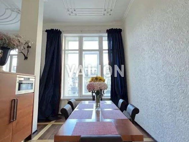 Продаж 2-к квартири із паркомісцем вул. Велика Васильківська 27