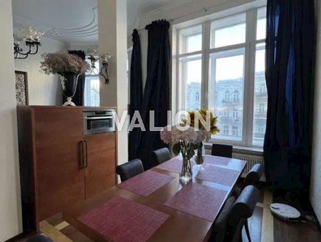 Продаж 2-к квартири із паркомісцем вул. Велика Васильківська 27