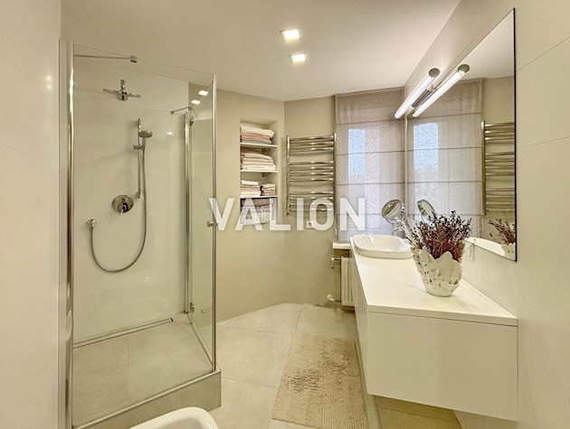 Продажа Трехкомнатная квартира в Подольском районе, ул. Константиновская, 51. Центр Подола. Без комиссии