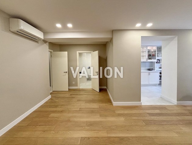 Продажа Трехкомнатная квартира в Подольском районе, ул. Константиновская, 51. Центр Подола. Без комиссии