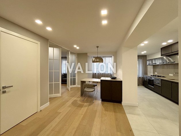 Продажа: Трехкомнатная квартира в Подольском районе, ул. Константиновская, 51. Центр Подола. Без комиссии