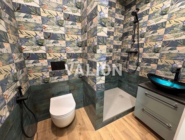 Продается 2-комнатная после капитального ремонта Тбилисский переулок, 3А Шевченковский район