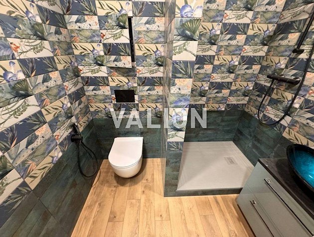 Продается 2-комнатная после капитального ремонта Тбилисский переулок, 3А Шевченковский район