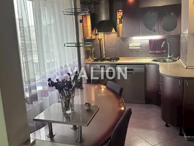 Продаж 3-к квартири вул. Героїв Дніпра 32