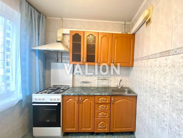 Продажа 3-комнатной квартиры ул. Кубанской Украины, 53