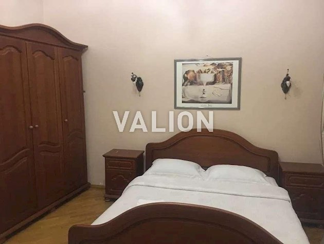 Продаж 3-к квартири вул. Богдана Хмельницького, 10 Центр, метро Театральна