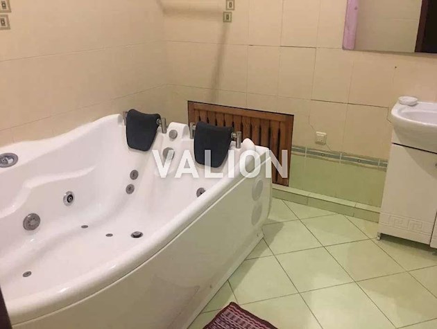 Продаж 3-к квартири вул. Богдана Хмельницького, 10 Центр, метро Театральна