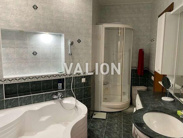 Продаж 3-кімнатної квартири на вул.Лєскова, 1а