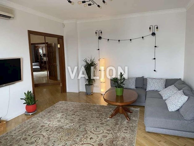 Продаж 3-кімнатної квартири на вул.Лєскова, 1а