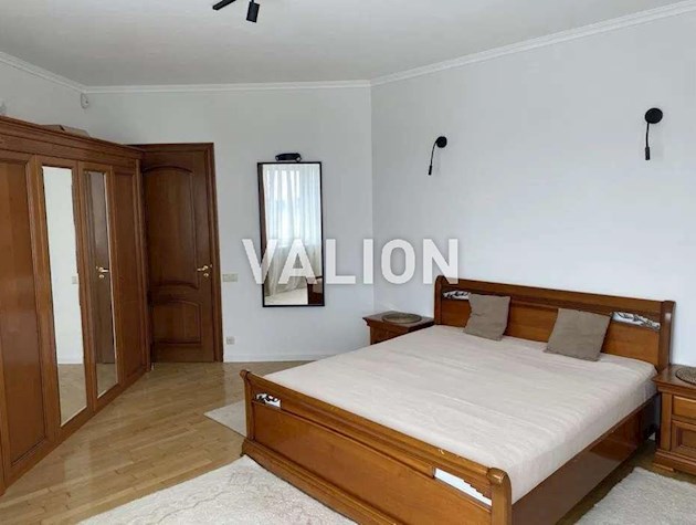 Продаж 3-кімнатної квартири на вул.Лєскова, 1а